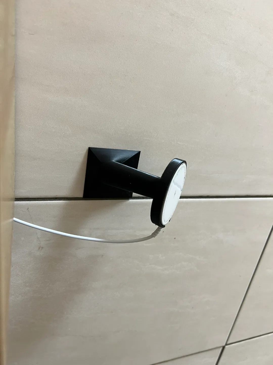 Magsafe Wall mout straight, photo 2 of 4 - Magsafe Wall mout straight Mobile & Device Accessories