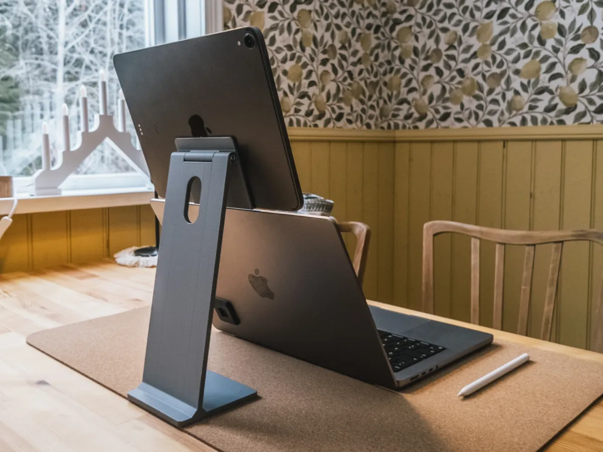 iPad Stand (als zweit Monitor für 14" Macbook)