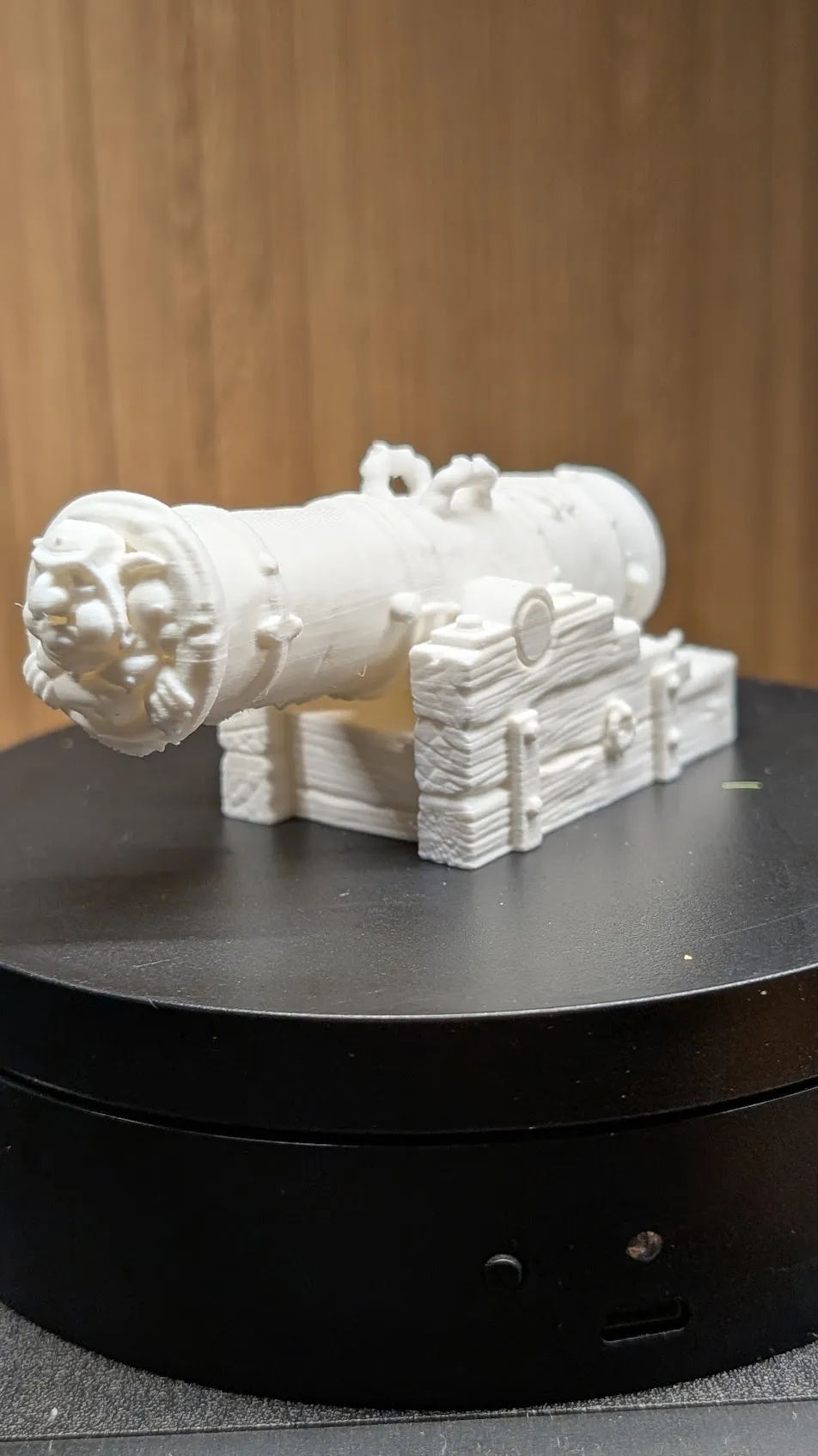 Fat Goblin / Gretchen stuck in Cannon, photo 3 of 4 - Fat Goblin / Gretchen stuck in Cannon Miniatures