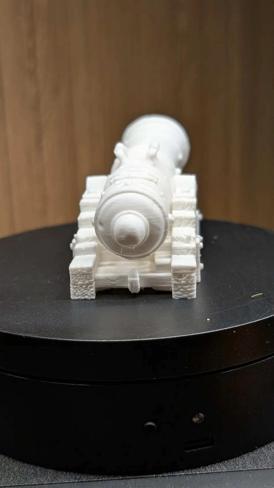 Fat Goblin / Gretchen stuck in Cannon, photo 4 of 4 - Fat Goblin / Gretchen stuck in Cannon Miniatures