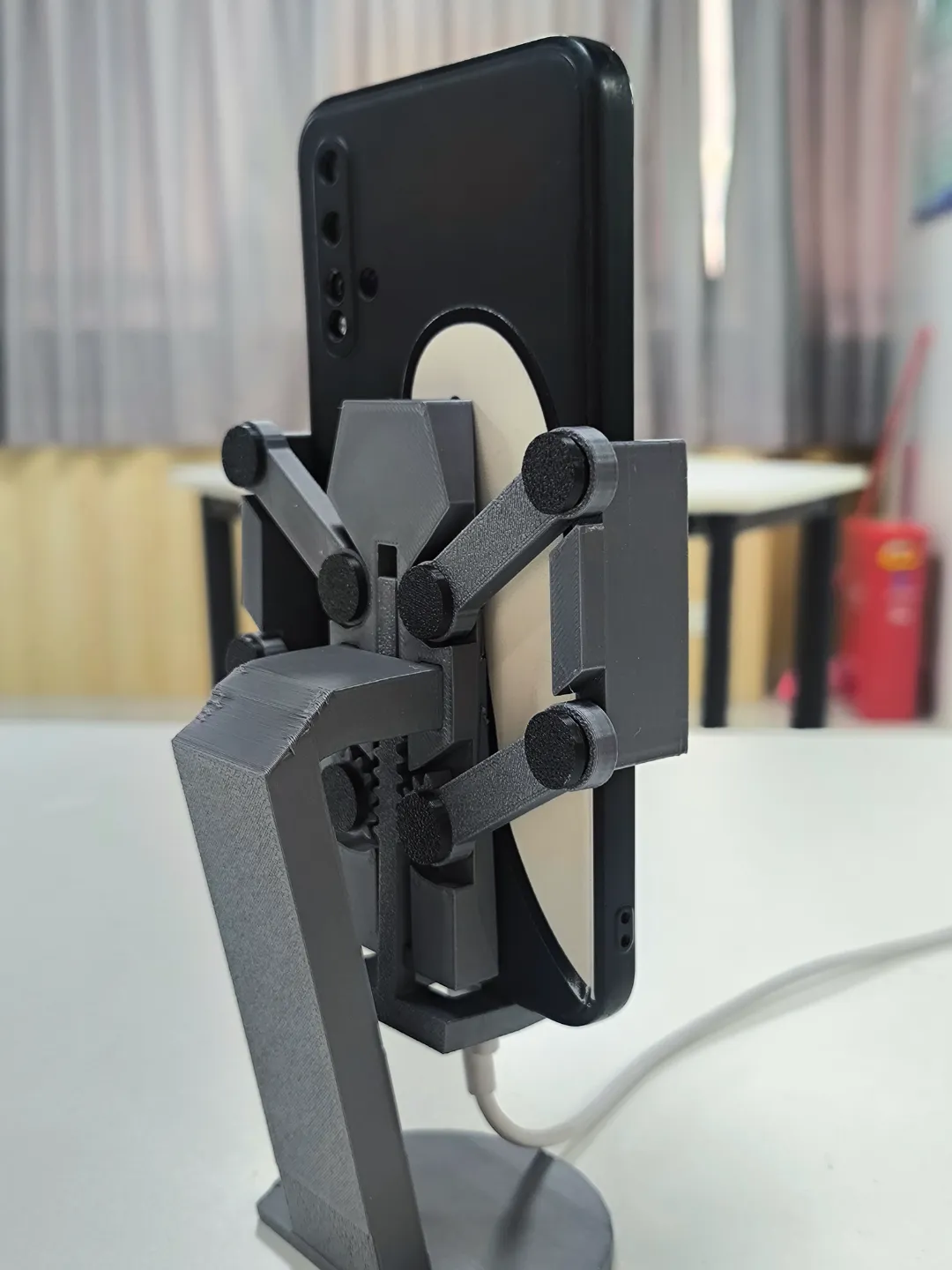 Retractable Car Phone Holder