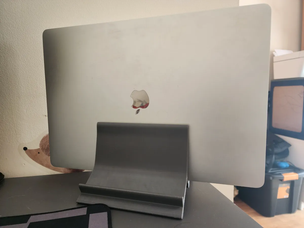 Vertical Laptop Stand with Self-Clamping Mechanism, photo 3 of 4 - Vertical Laptop Stand with Self-Clamping Mechanism Household