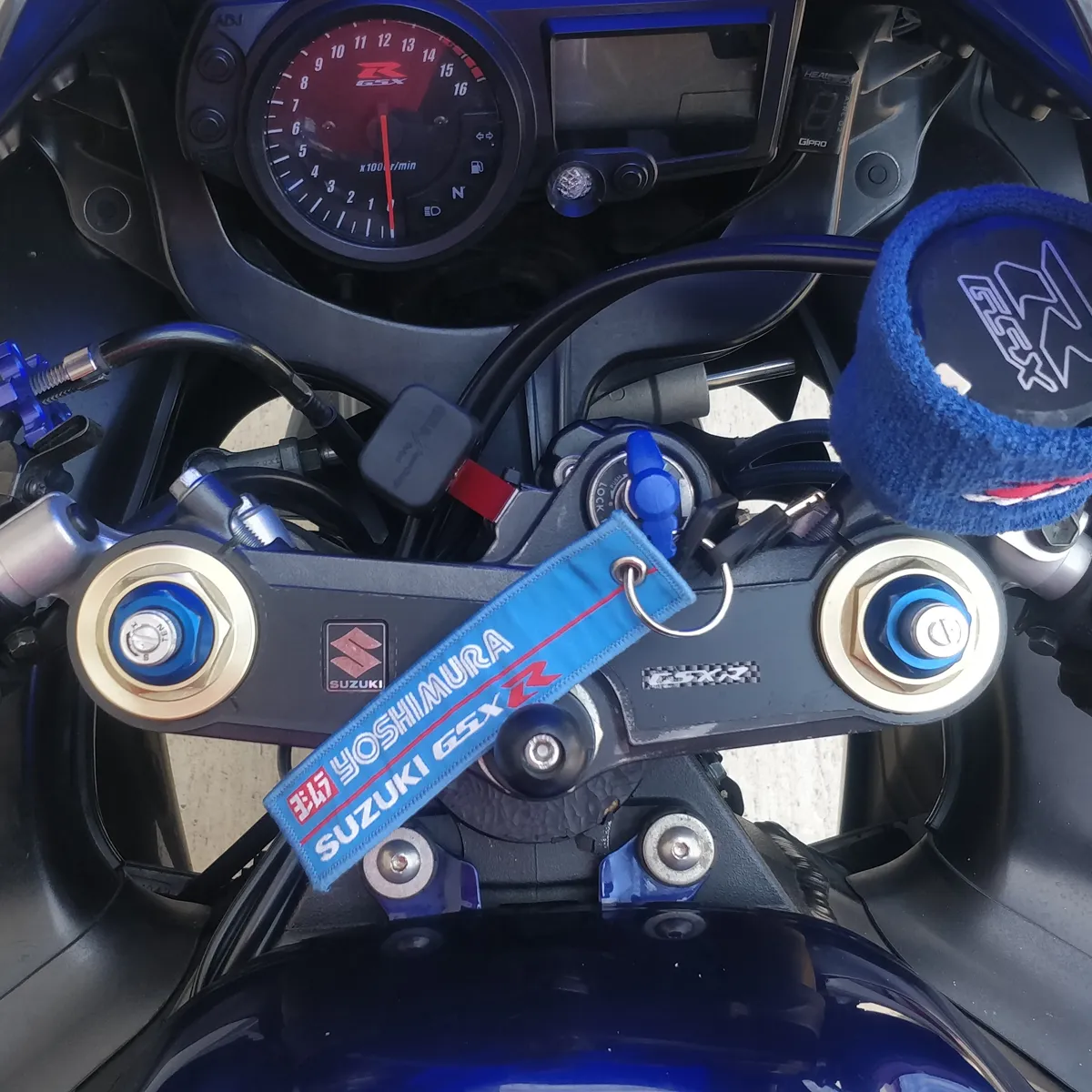 Adaptateur USB moto, photo 2 of 4 - Adaptateur USB moto Car & Vehicle