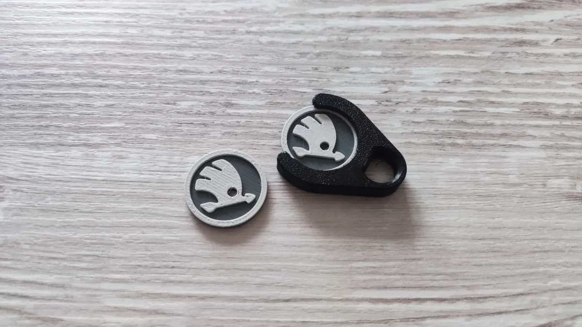 Keychain for 1€ + Coins with car logos, photo 2 of 4 - Keychain for 1€ + Coins with car logos Tools