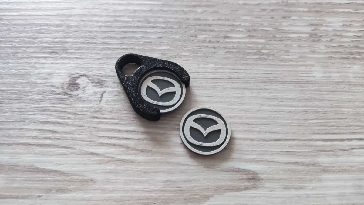 Keychain for 1€ + Coins with car logos, photo 3 of 4 - Keychain for 1€ + Coins with car logos Tools