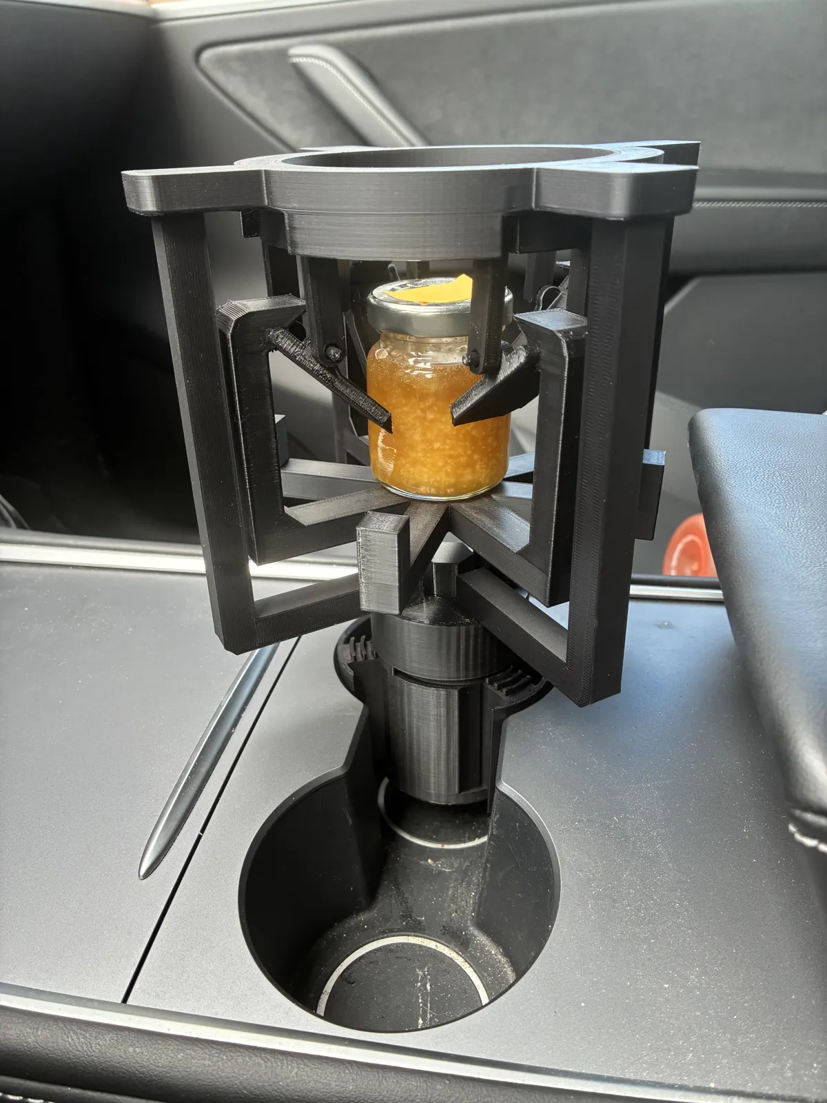 Automatic adjusting car cup holder, photo 4 of 4 - Automatic adjusting car cup holder Car & Vehicle