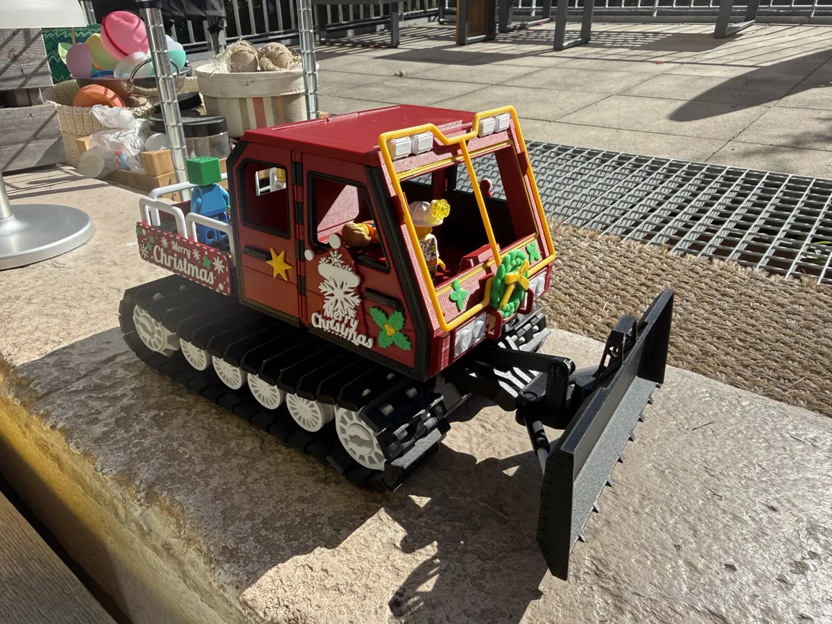 RC Bricks Mod - Christmas Santa Snowcat 009 (L€Go), photo 2 of 4 - RC Bricks Mod - Christmas Santa Snowcat 009 (L€Go) Hobby & DIY