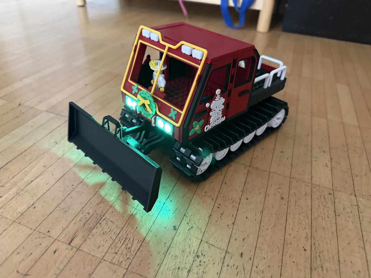 RC Bricks Mod - Christmas Santa Snowcat 009 (L€Go), photo 4 of 4 - RC Bricks Mod - Christmas Santa Snowcat 009 (L€Go) Hobby & DIY