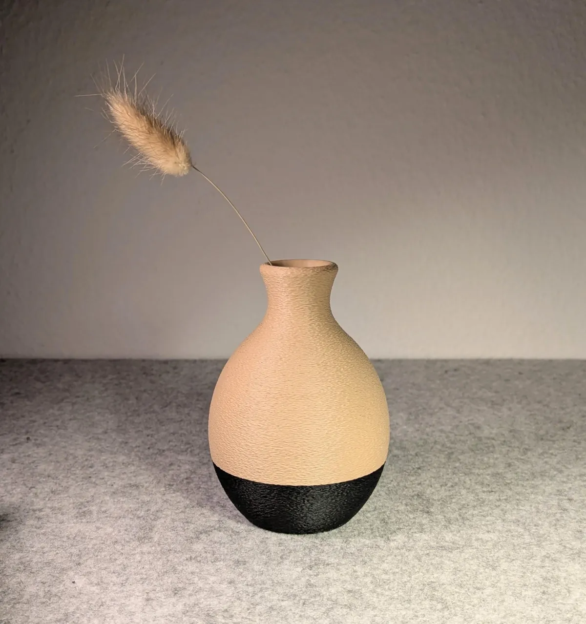 Vase 04 - Decorative Vase, photo 2 of 3 - Vase 04 - Decorative Vase Household