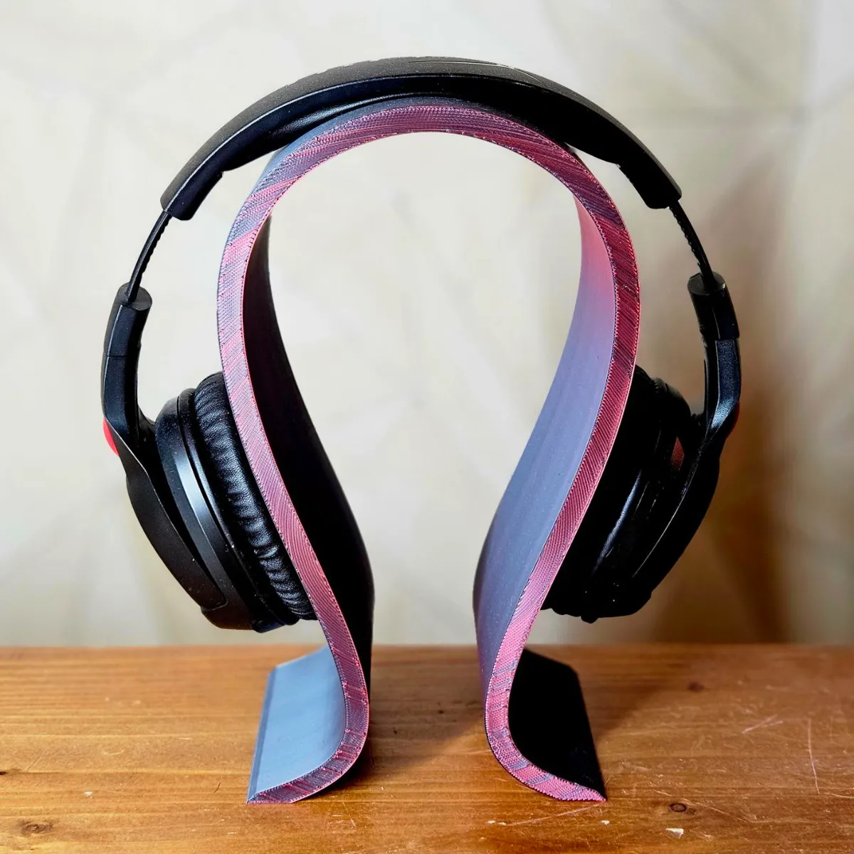 Omega - Timeless Headphone Stand / Headset Holder, photo 2 of 4 - Omega - Timeless Headphone Stand / Headset Holder Mobile & Device Accessories