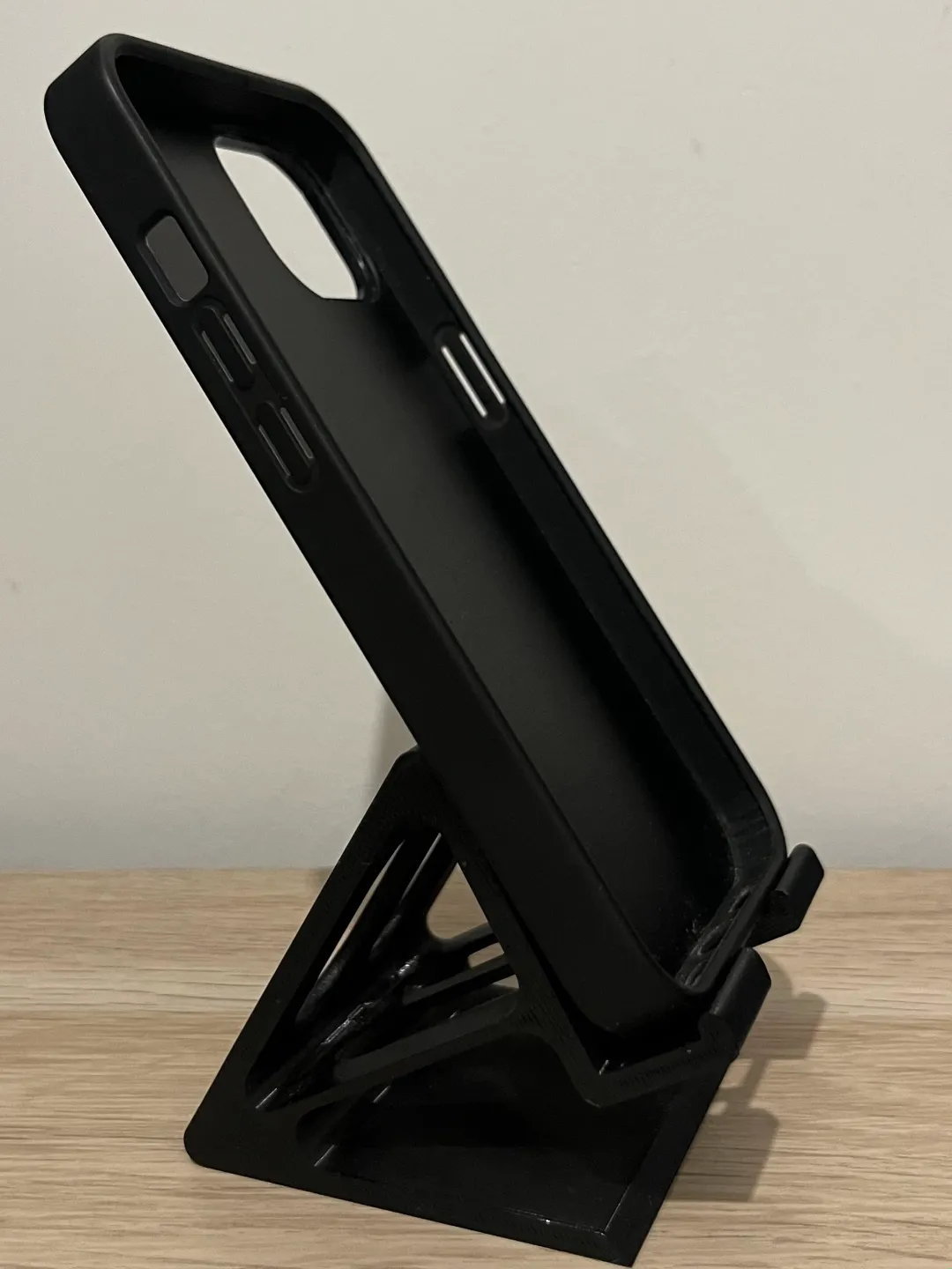 Ultra strong phone stand, photo 4 of 4 - Ultra strong phone stand Mobile & Device Accessories