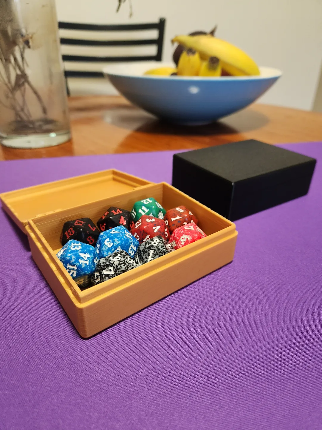 Dice Box to hold D20
