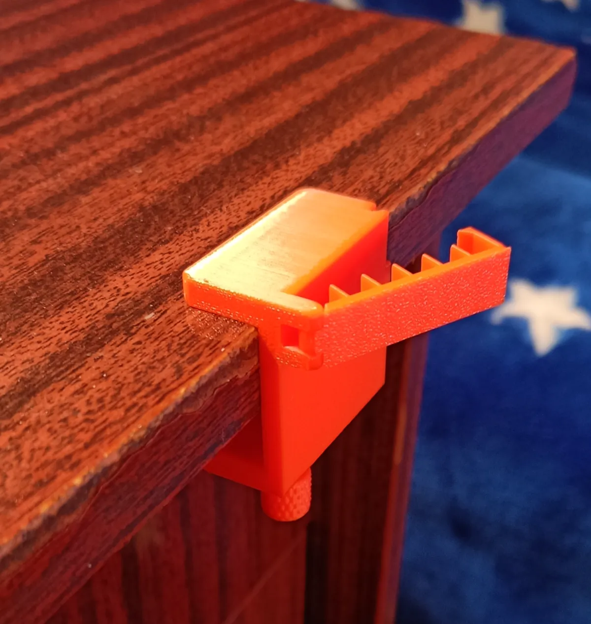 Desk cable clip