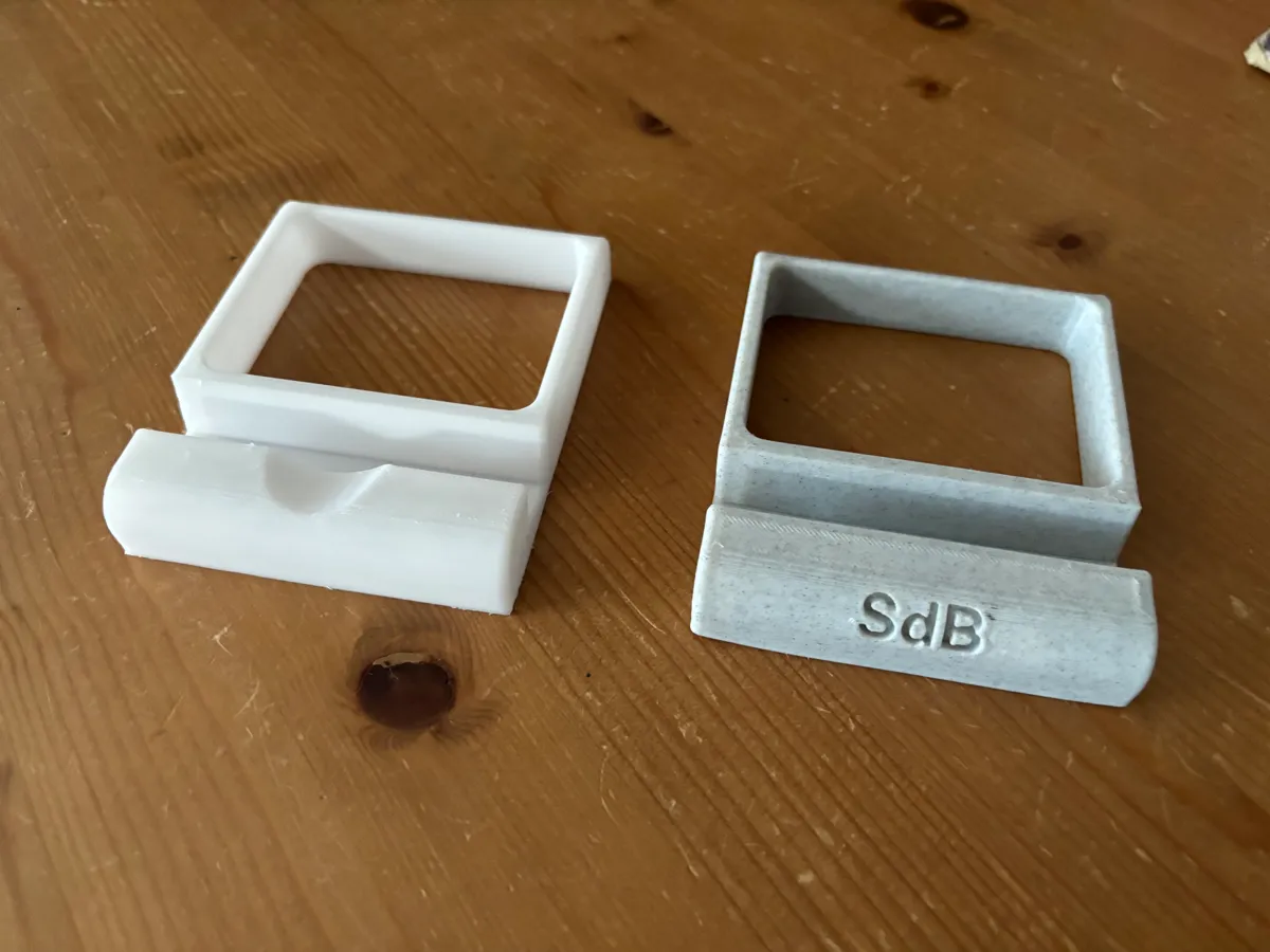 Stand for phone and tablet (with or without case) - Gadgets, in stock in India