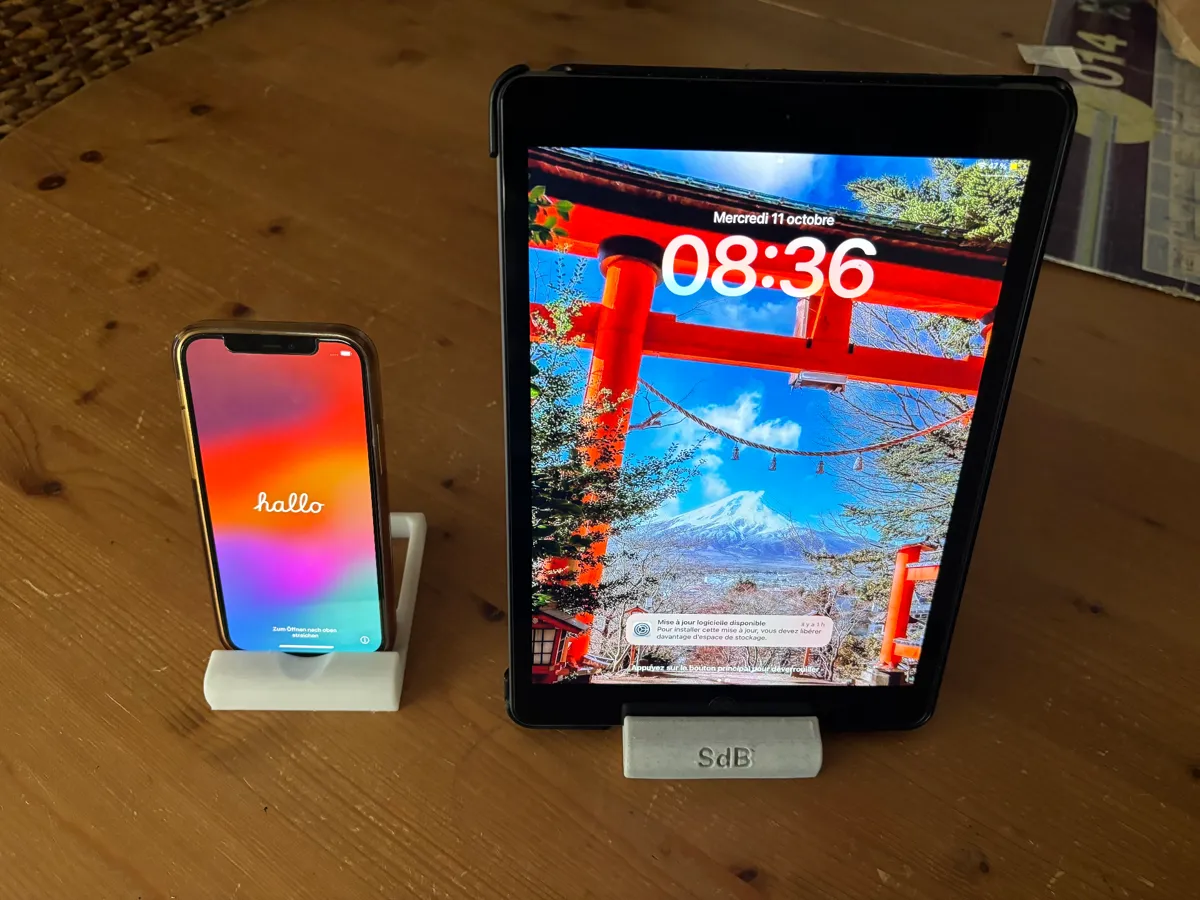 Stand for phone and tablet (with or without case), photo 2 of 3 - Stand for phone and tablet (with or without case) Tools