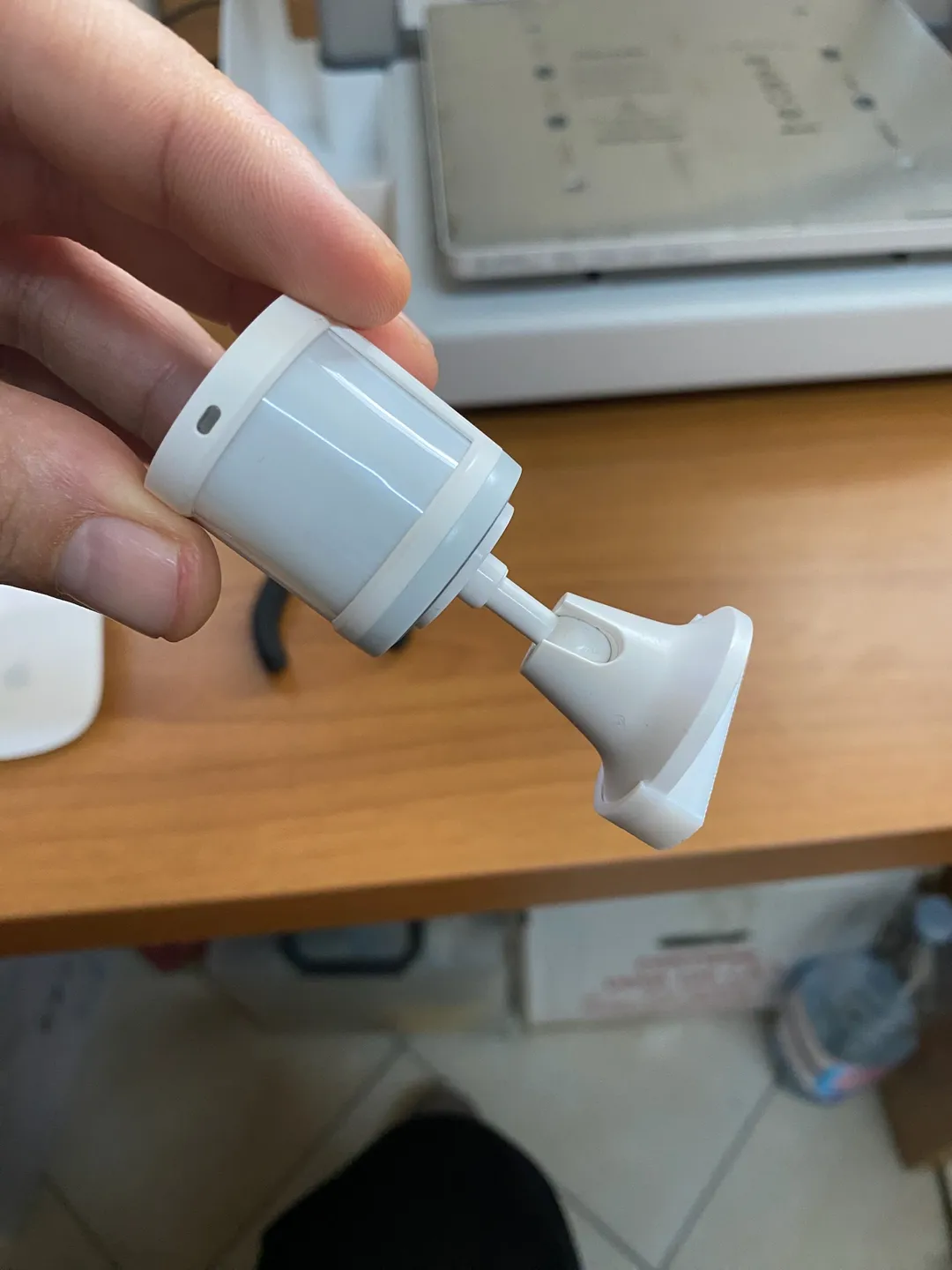 Xiaomi Aqara motion sensor wall mount, photo 4 of 4 - Xiaomi Aqara motion sensor wall mount Hobby & DIY