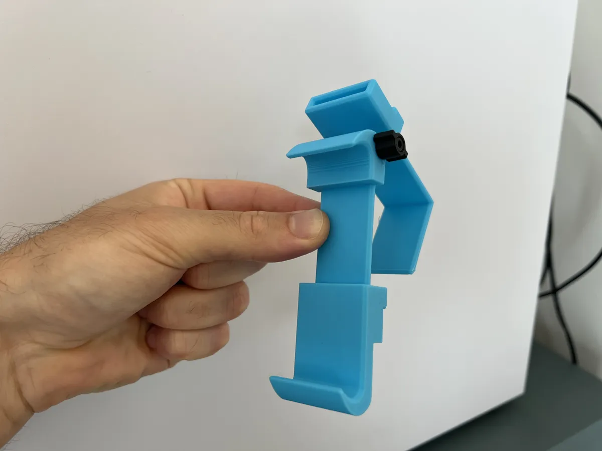 Airplane Tray Table Phone Mount, photo 2 of 4 - Airplane Tray Table Phone Mount Hobby & DIY