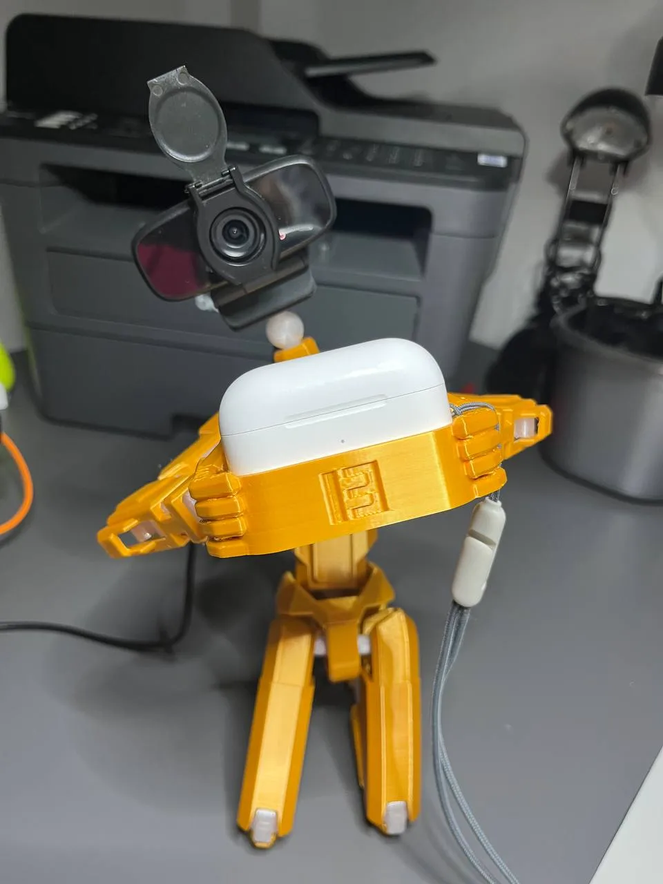 Airpods hand stand for Dummy 13 256% scaled - Music, in stock in India