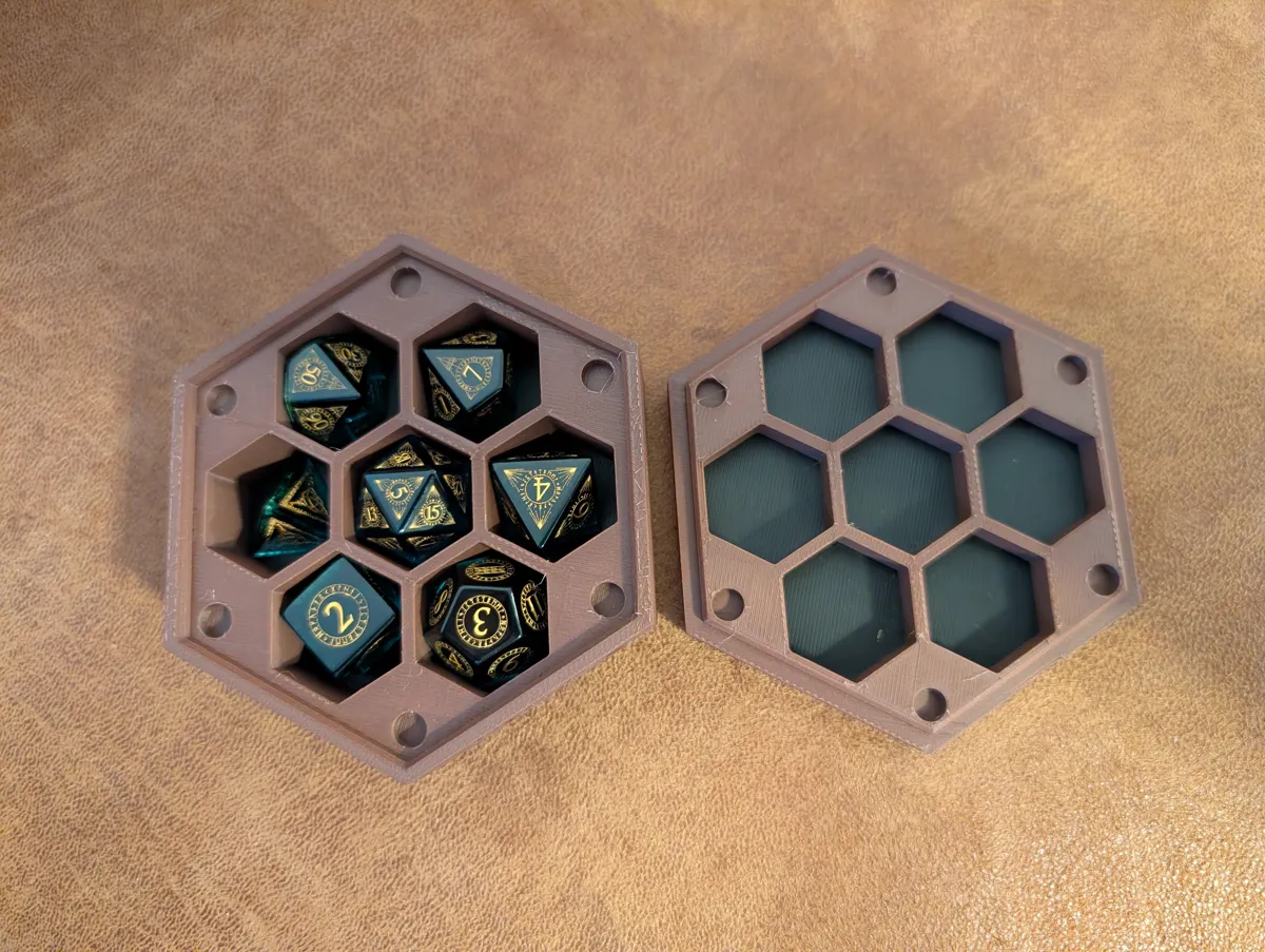 D&D Dice Box Dragon, photo 4 of 4 - D&D Dice Box Dragon Board Games & Tabletop