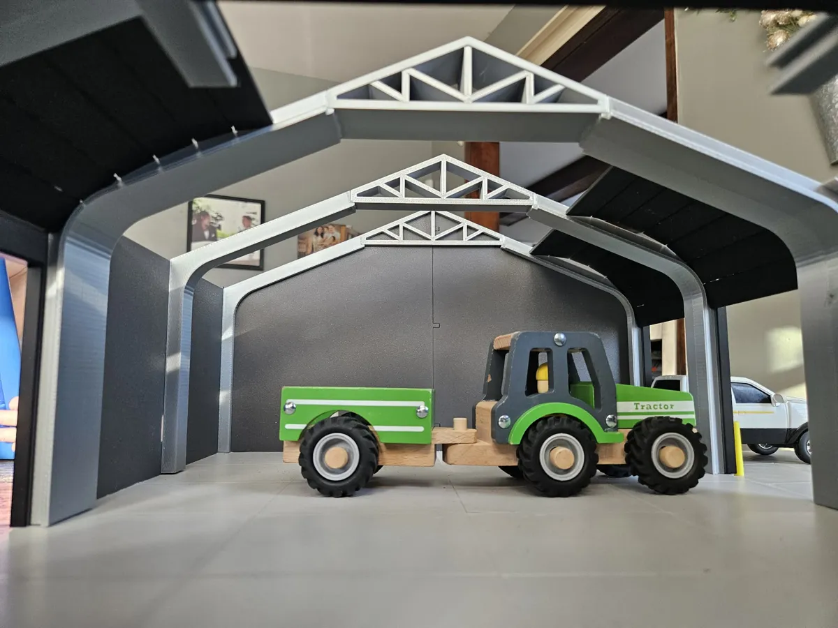 Big Boy Garage - 1:24 Scale Pole barn, photo 4 of 4 - Big Boy Garage - 1:24 Scale Pole barn Miniatures