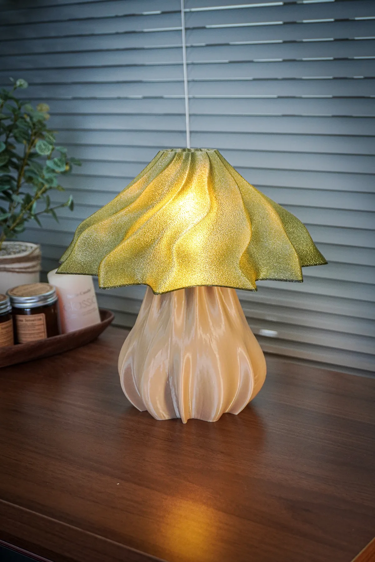 Oriva Canopy Lamp - Organic Table Lamp, photo 2 of 4 - Oriva Canopy Lamp - Organic Table Lamp Lamps & Lighting