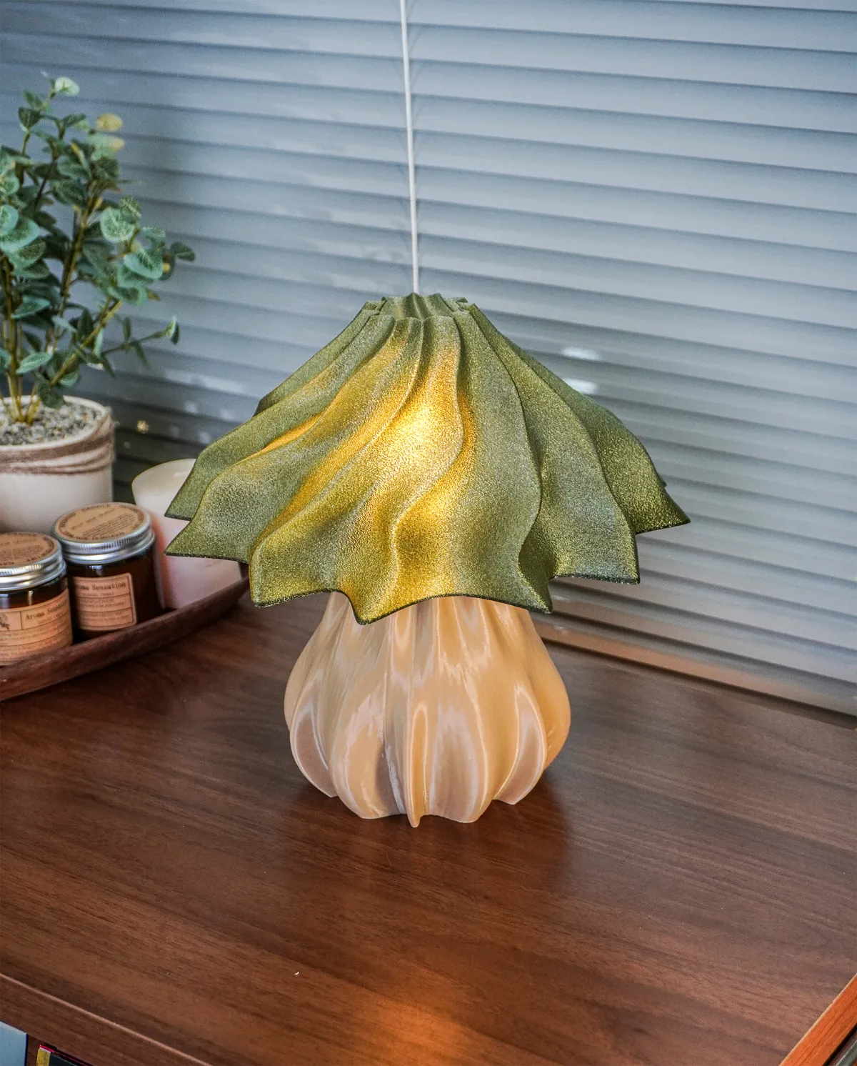 Oriva Canopy Lamp - Organic Table Lamp, photo 3 of 4 - Oriva Canopy Lamp - Organic Table Lamp Lamps & Lighting