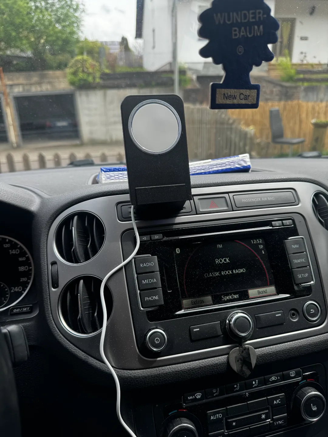 MagSafe Holder for VW Tiguan - Electronics, in stock in India