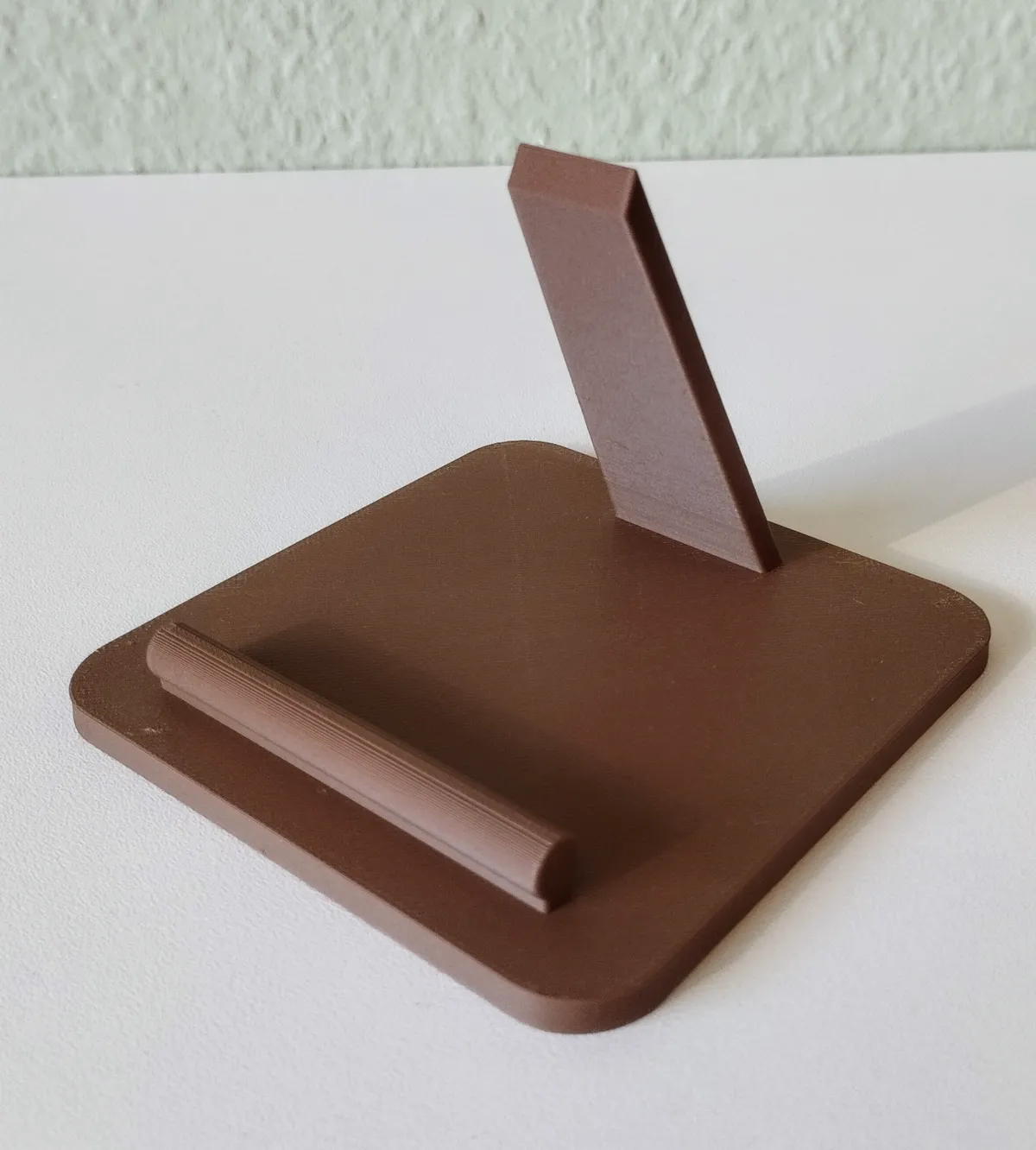 Modern Design Smartphone Stand, photo 2 of 2 - Modern Design Smartphone Stand Mobile & Device Accessories