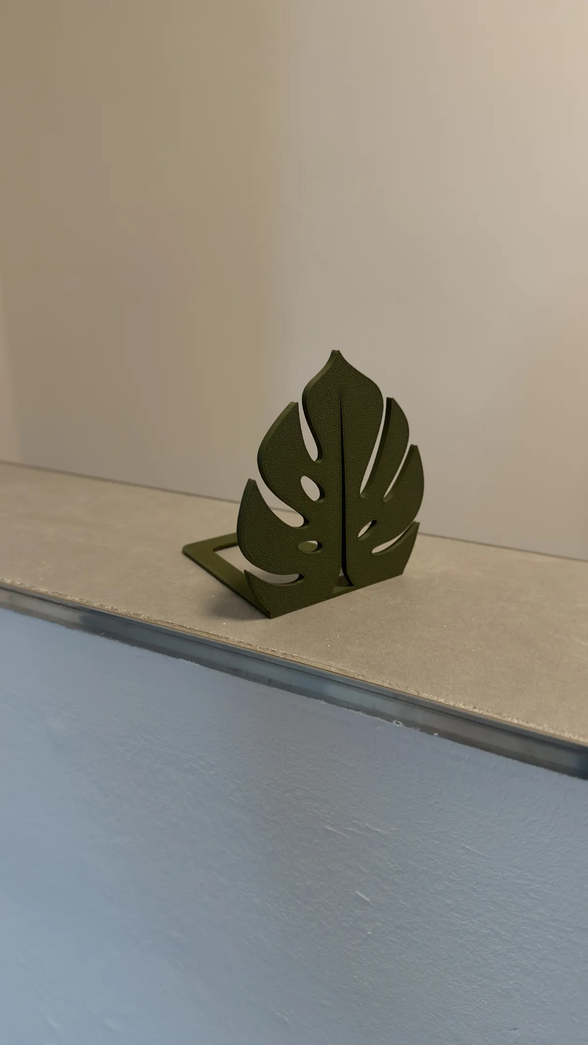 Bookend / Book holder / Stand / Monstera Design, photo 3 of 4 - Bookend / Book holder / Stand / Monstera Design Desk & Office