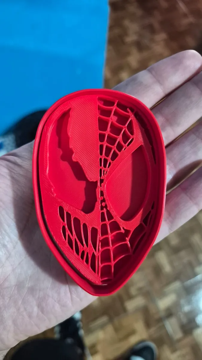 Cortantes de galletitas - Spiderman y Venom - Dual, photo 2 of 4 - Cortantes de galletitas - Spiderman y Venom - Dual Household