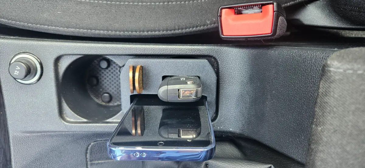 Car Phone Holder for Skoda and VW Models, photo 2 of 4 - Car Phone Holder for Skoda and VW Models Tools
