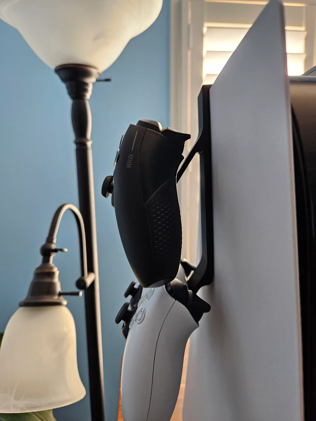 PS5 Controller Hanger , Fits Scuf Paddles, photo 2 of 4 - PS5 Controller Hanger , Fits Scuf Paddles Tools