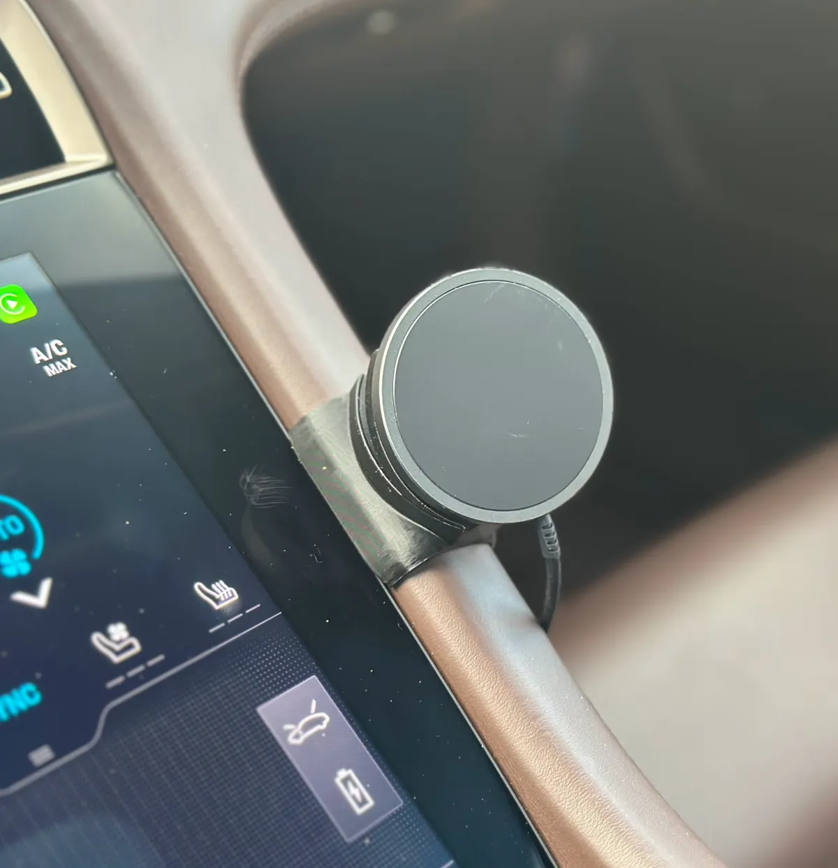 Porsche Taycan MagSafe Phone Mount, photo 2 of 3 - Porsche Taycan MagSafe Phone Mount Hobby & DIY