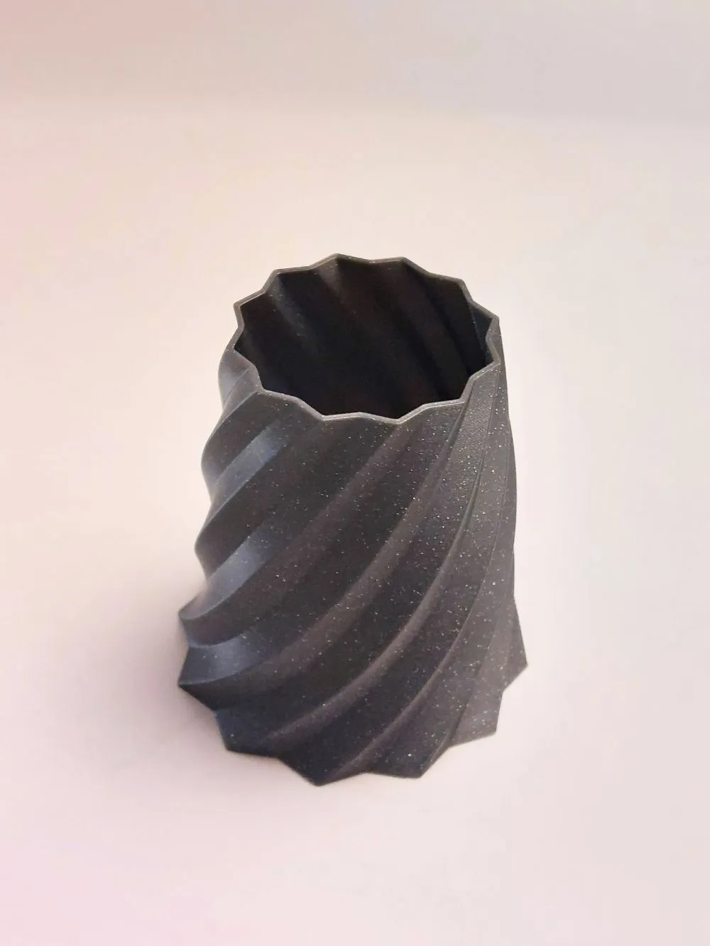 Stable pen holder with a twist, photo 3 of 4 - Stable pen holder with a twist Desk & Office
