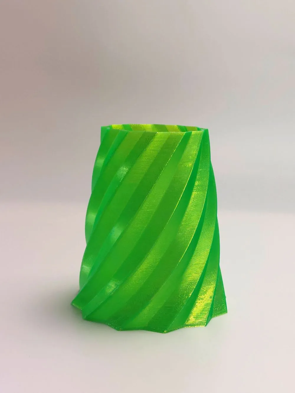 Stable pen holder with a twist, photo 4 of 4 - Stable pen holder with a twist Desk & Office