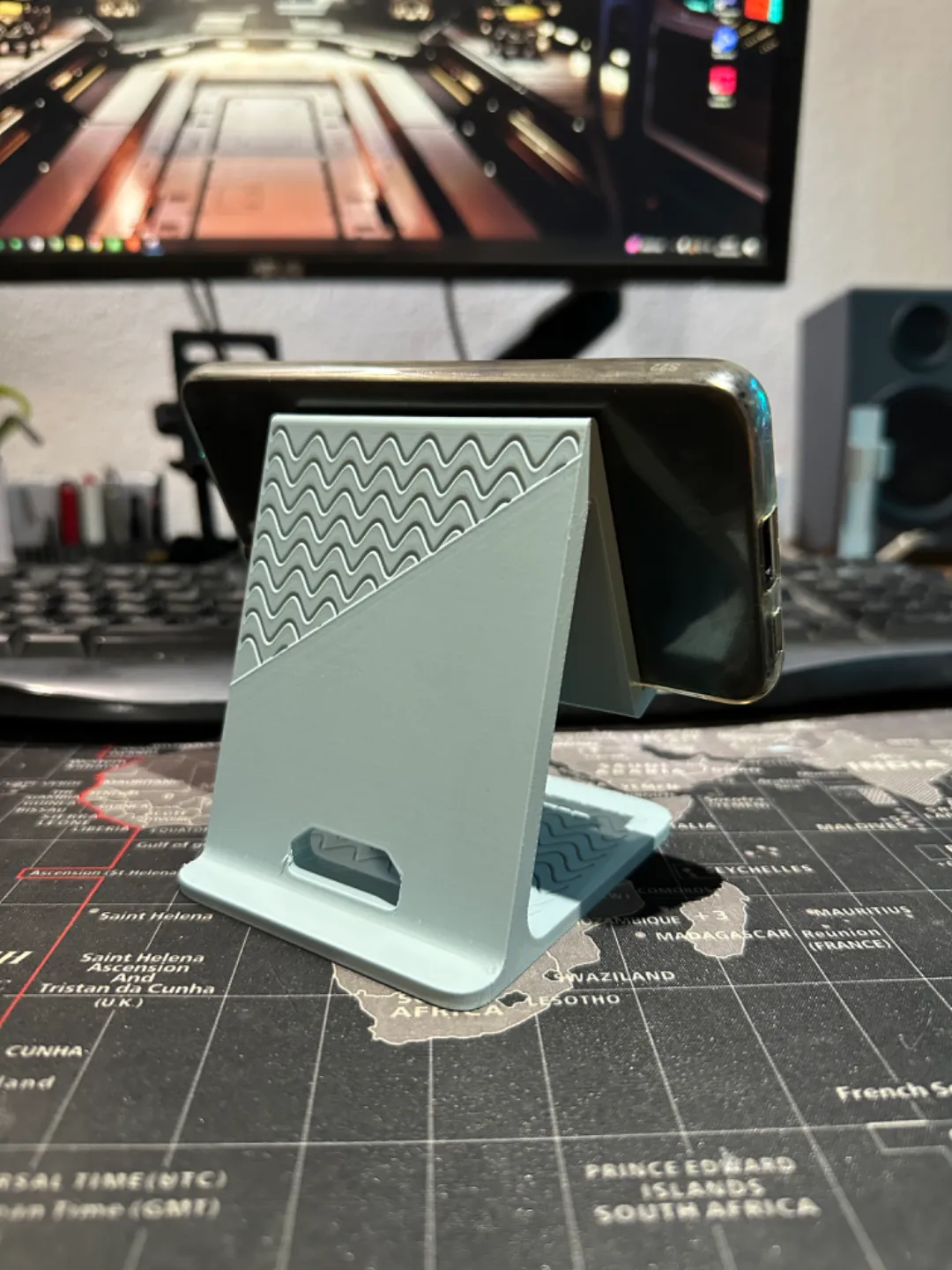 Waves phone holder, photo 3 of 4 - Waves phone holder Tools