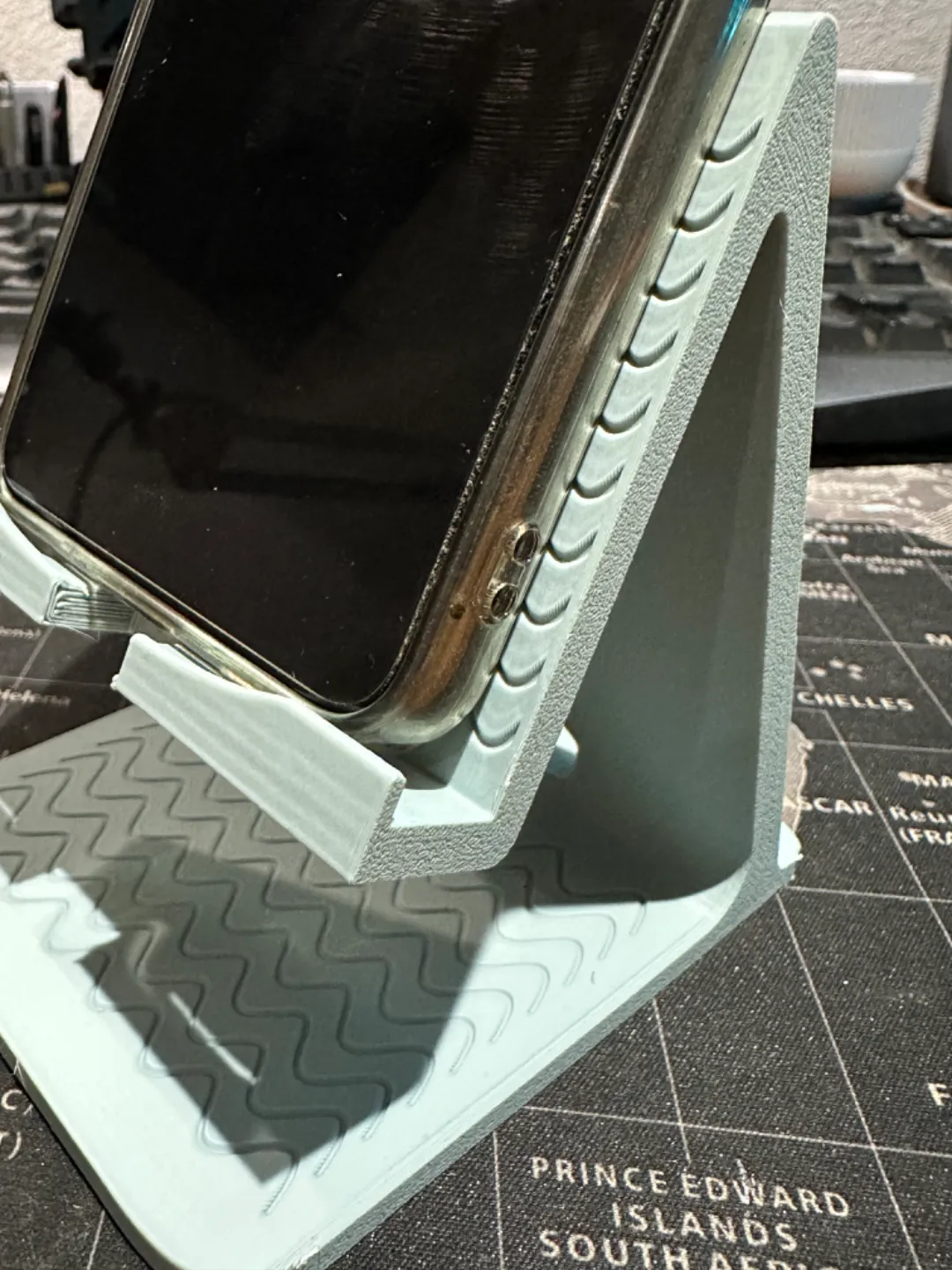 Waves phone holder, photo 4 of 4 - Waves phone holder Tools