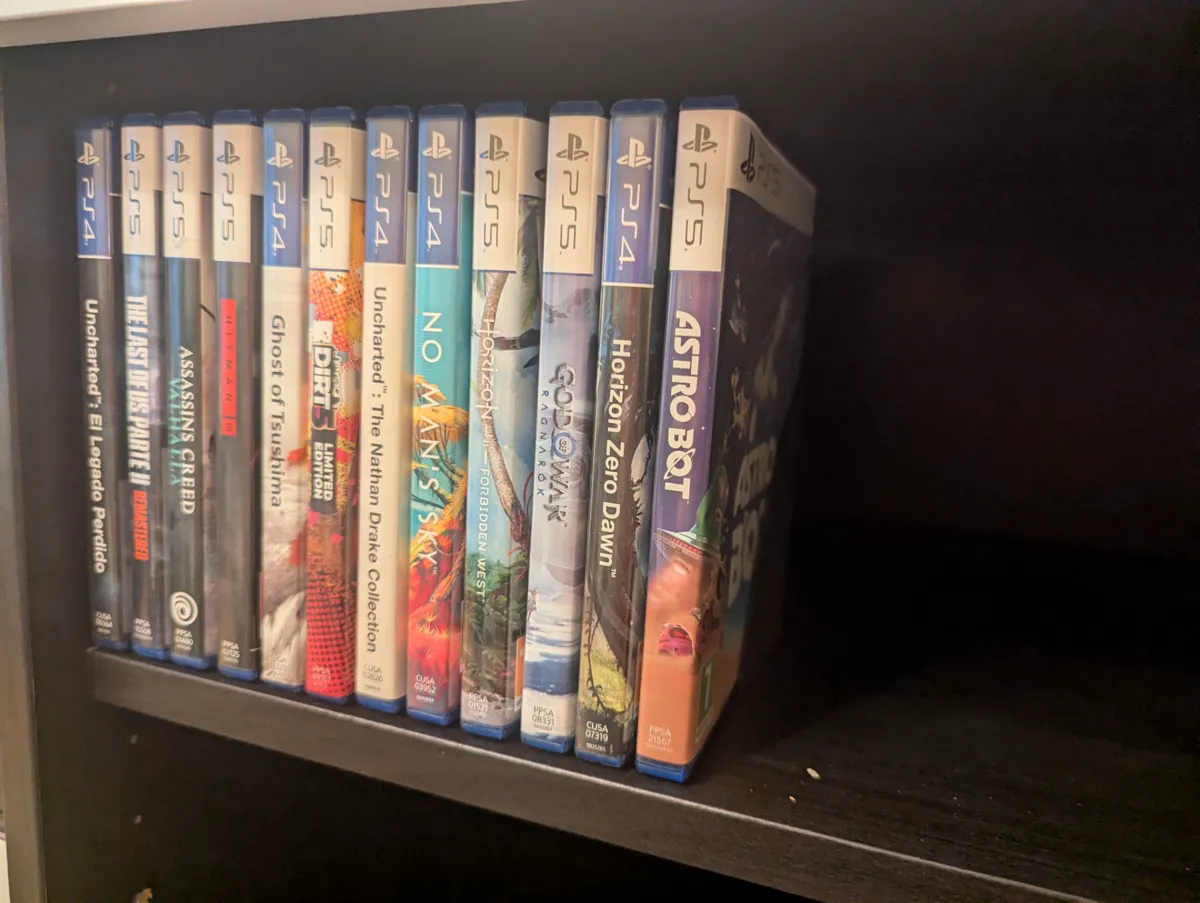 Invisible Bluray/PS5/PS4 games holder, photo 4 of 4 - Invisible Bluray/PS5/PS4 games holder Household