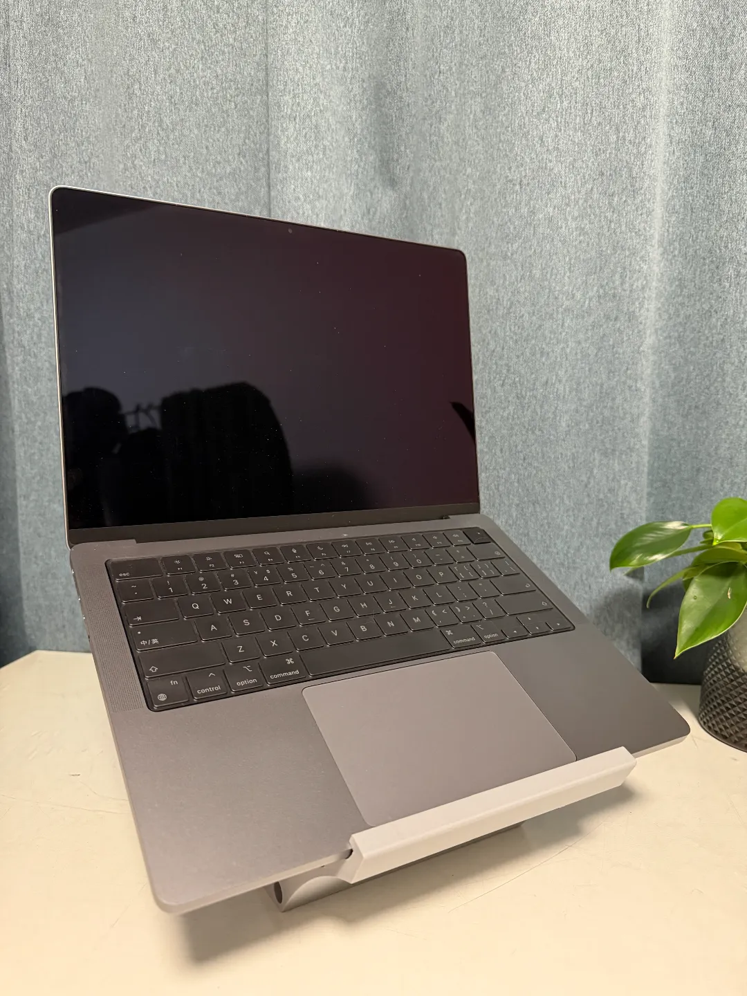 X laptop stander, photo 4 of 4 - X laptop stander Mobile & Device Accessories
