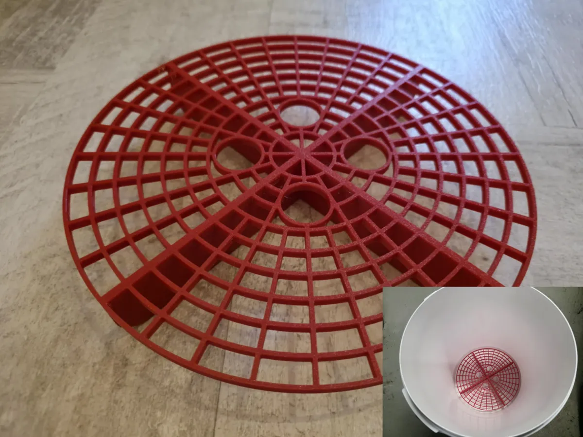 Bucket grit guard for car wash