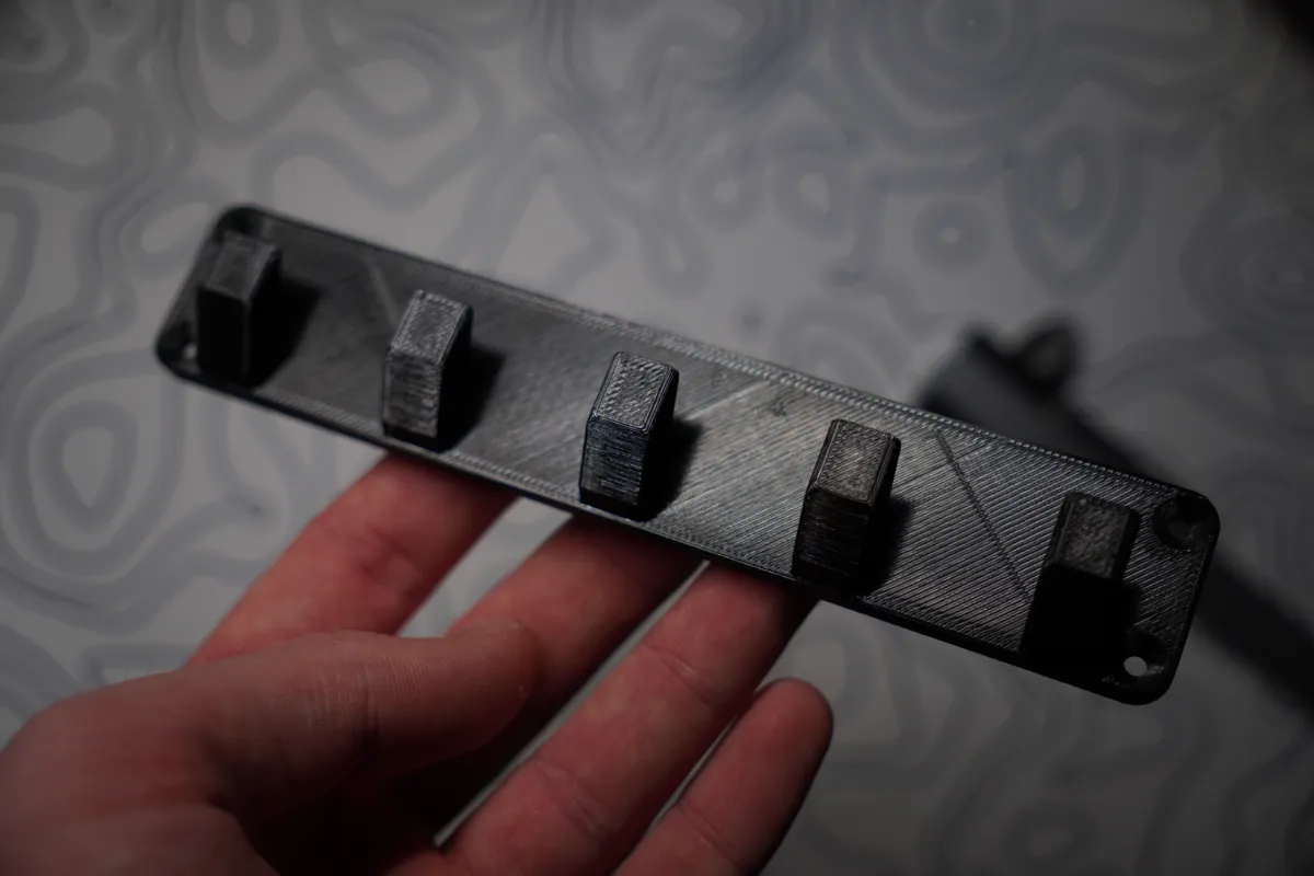 Modern Minimalist 5 Key Hanger - 25g, photo 2 of 4 - Modern Minimalist 5 Key Hanger - 25g Household