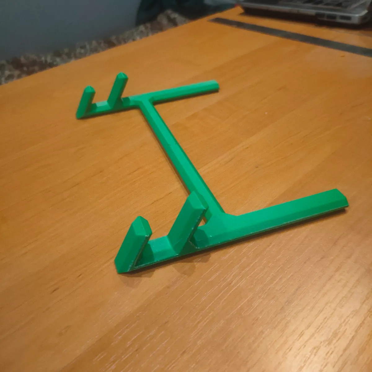 Vertical Laptop Stand for HP ZBOOK, photo 2 of 4 - Vertical Laptop Stand for HP ZBOOK Mobile & Device Accessories
