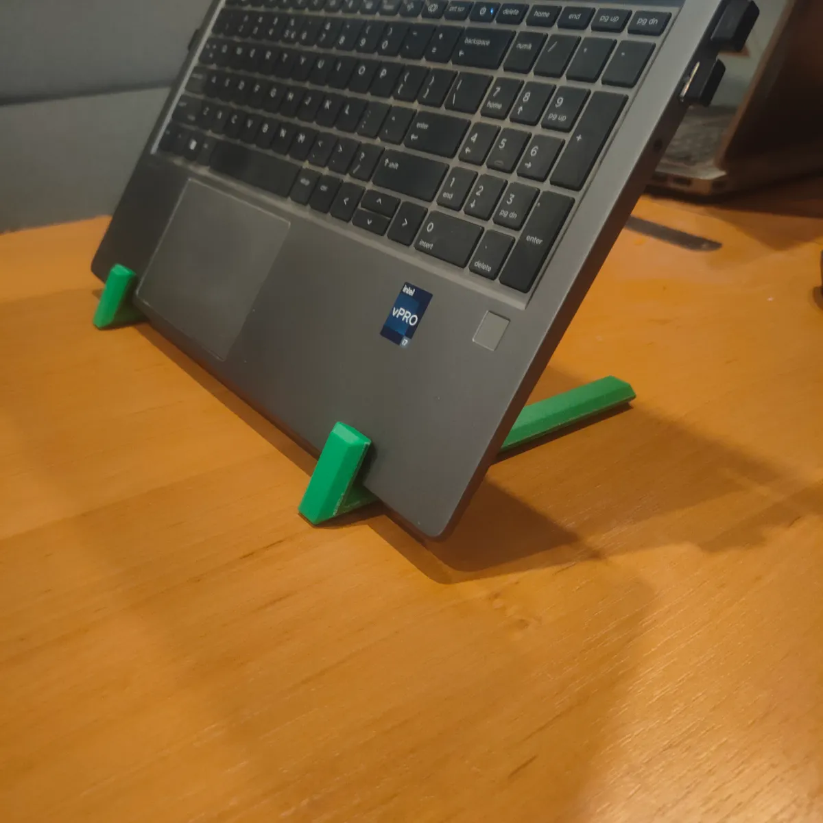 Vertical Laptop Stand for HP ZBOOK, photo 4 of 4 - Vertical Laptop Stand for HP ZBOOK Mobile & Device Accessories