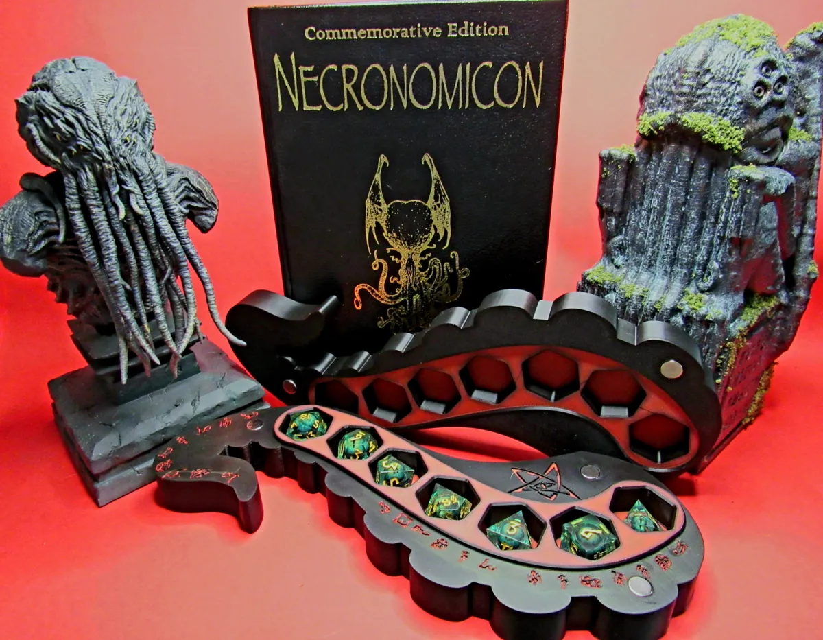 Lovecraftian Cthulhu Tentacle Dice Box, photo 2 of 4 - Lovecraftian Cthulhu Tentacle Dice Box Board Games & Tabletop