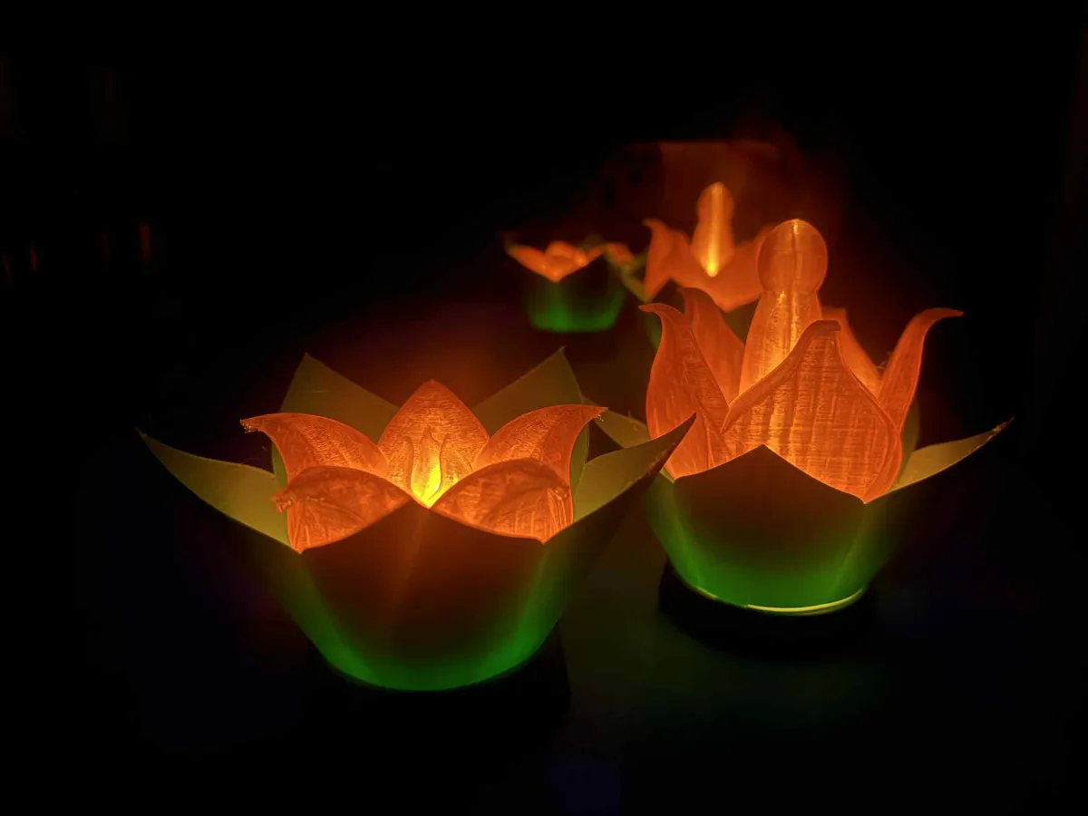 Blooming Lotus Lamp, photo 4 of 4 - Blooming Lotus Lamp Lamps & Lighting