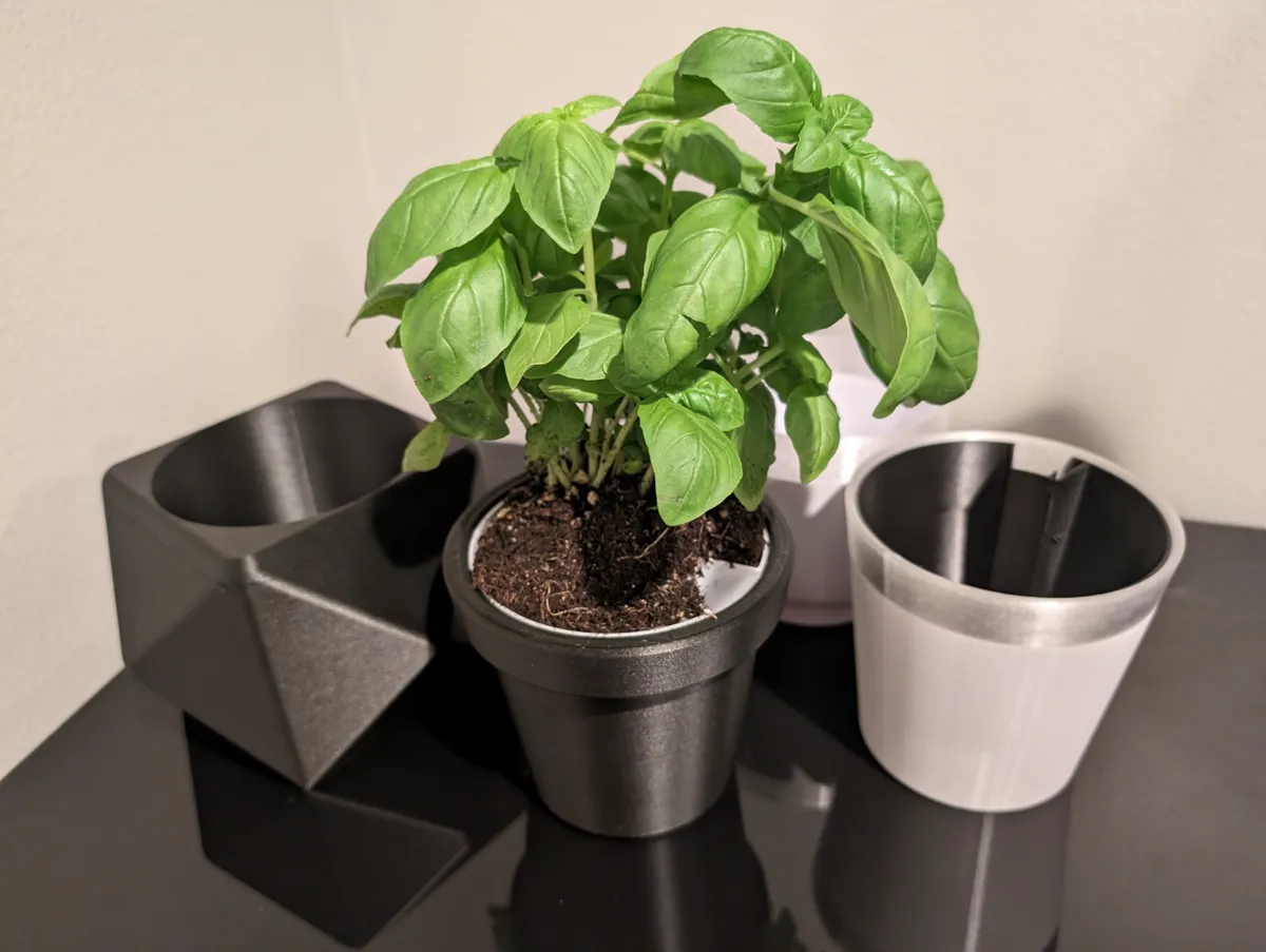 4"/100mm Self-watering Planter Insert, photo 3 of 4 - Self-watering Planters, plant pot