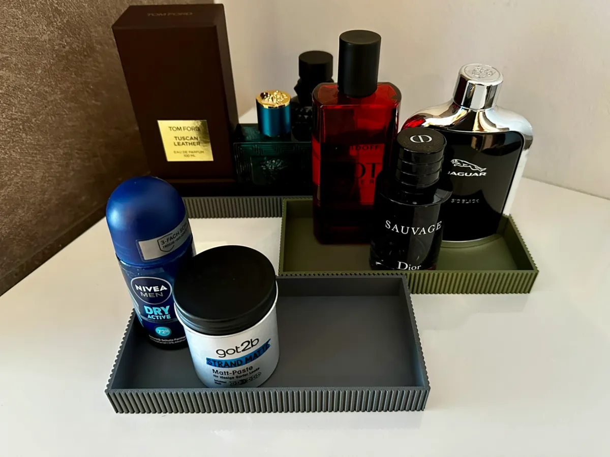Simple and modern tray