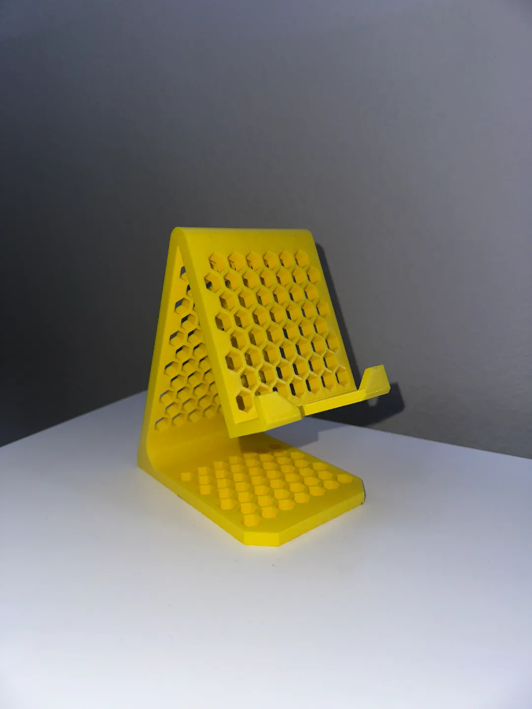 Simple Minimalist Phone Stand, photo 4 of 4 - Simple Minimalist Phone Stand Mobile & Device Accessories