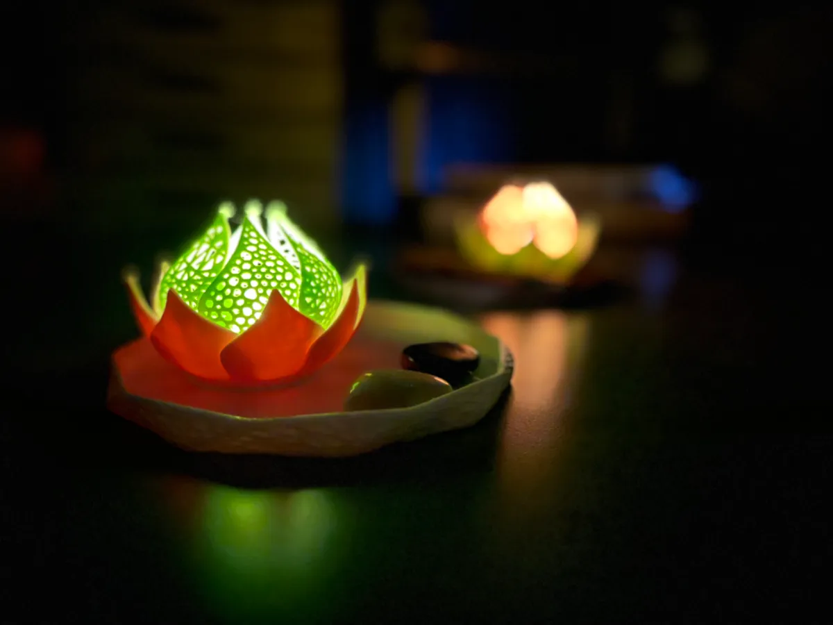 Night Light with Tray, photo 3 of 4 - Night Lights & Moon Lamps, flower