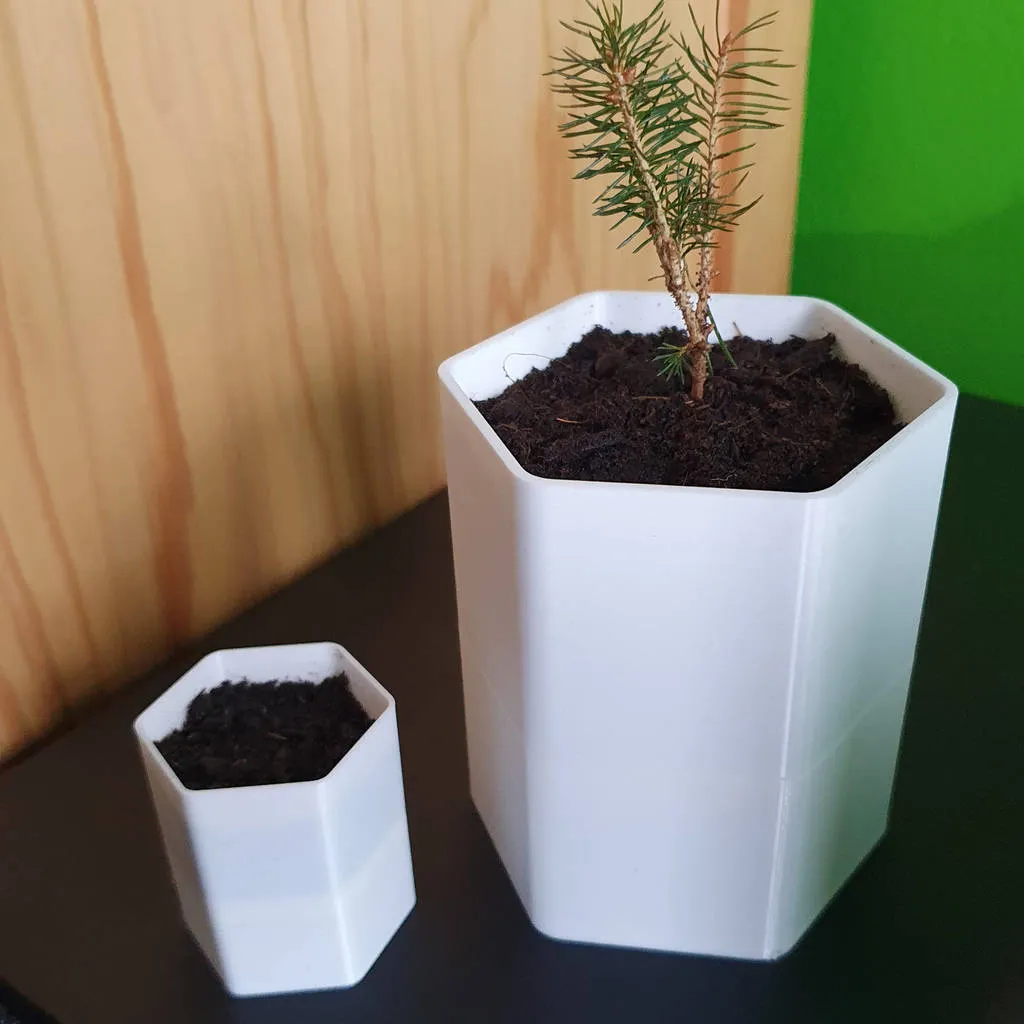 Hex Pot - self-watering flower pot, photo 2 of 4 - Self-watering Planters, design